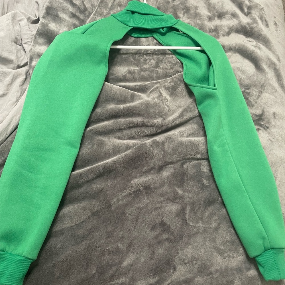 Green cropped sweater